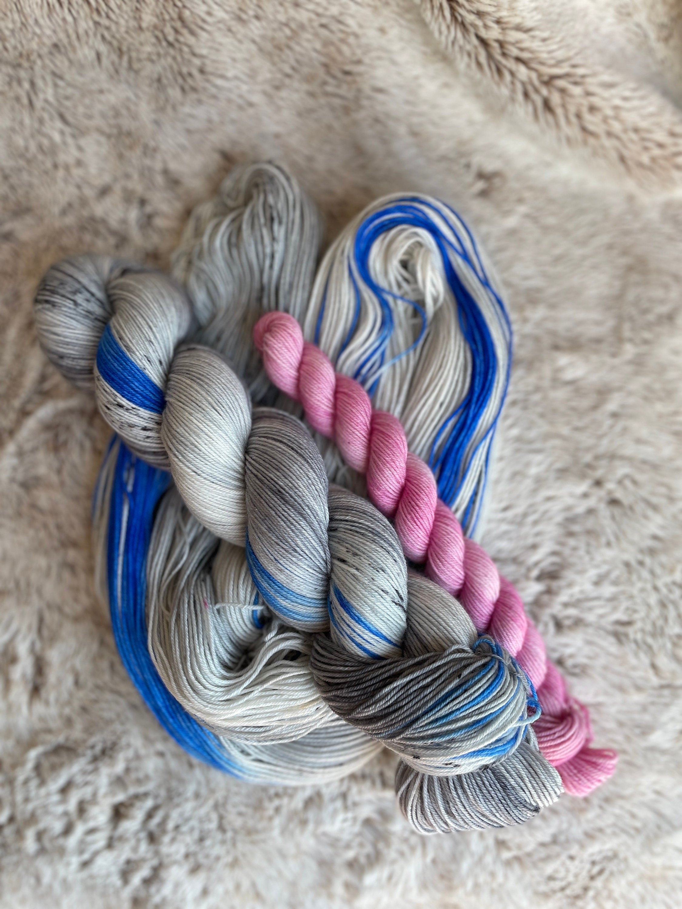 Here Kitty Kitty, Gray, bright blue superwash merino wool