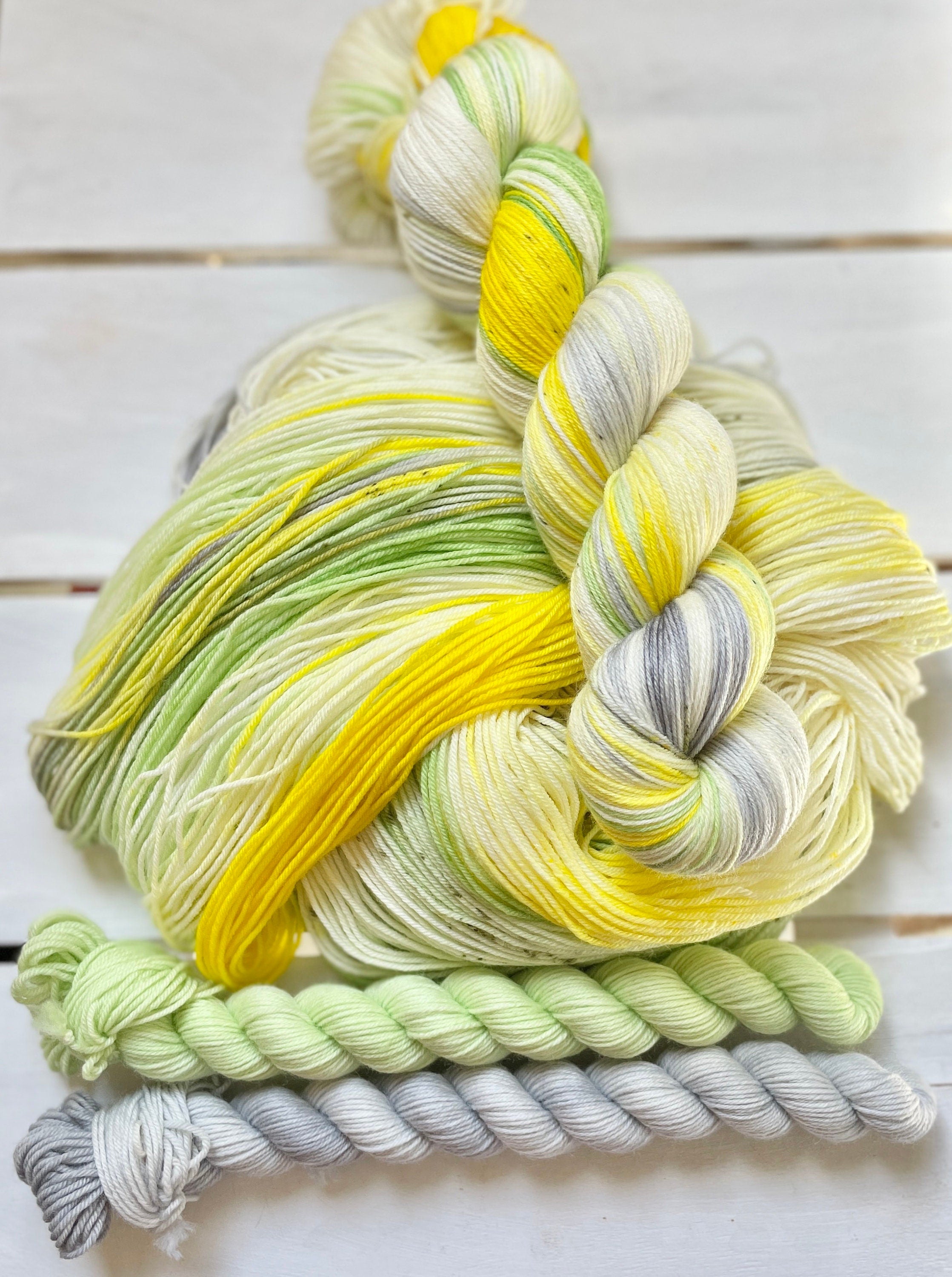 Daisy’s in Waiting, yellow, grey, green superwash merino wool
