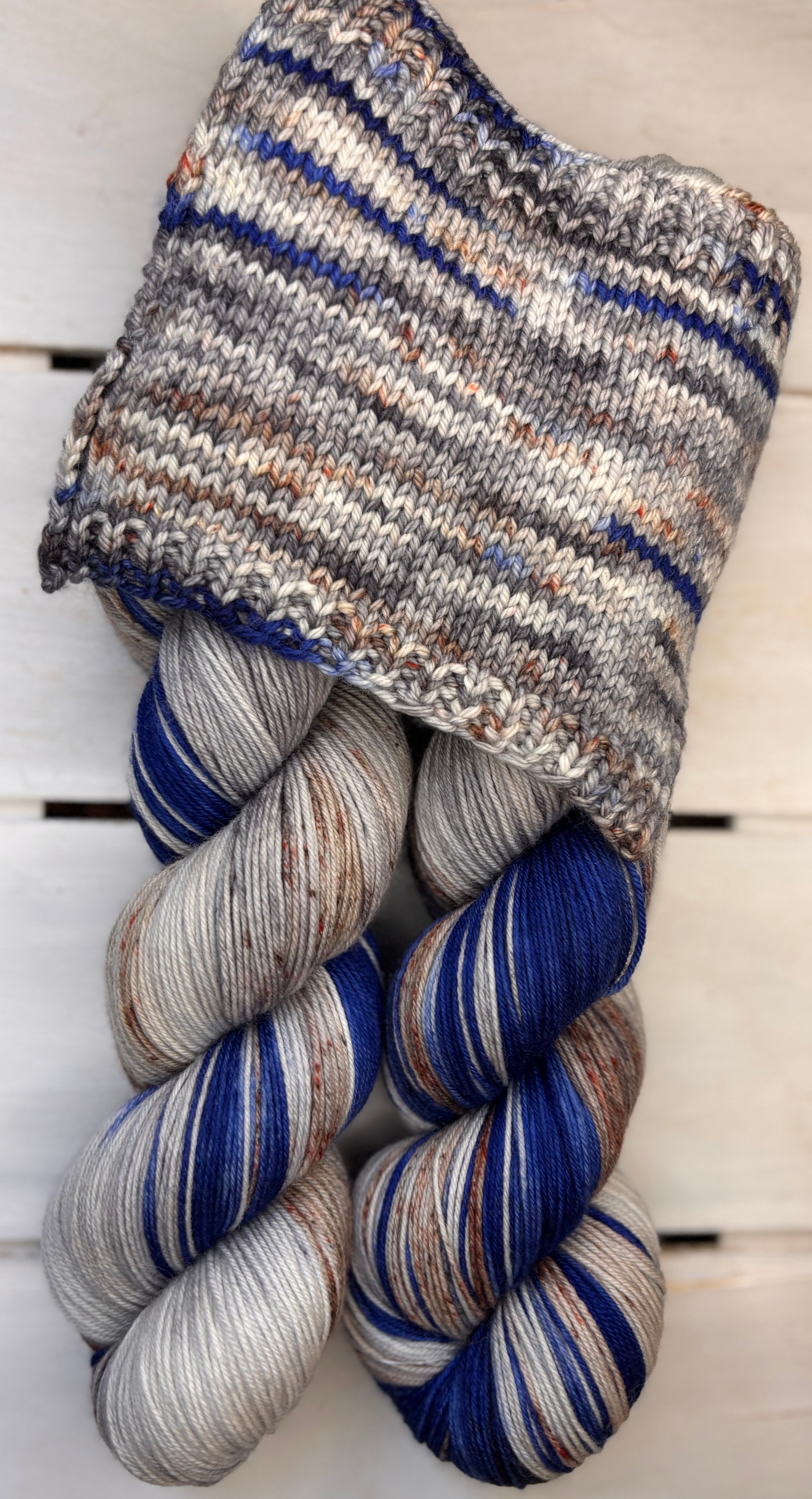 Blue Berry Bliss, blue beige grey merino wool, DK Fingering
