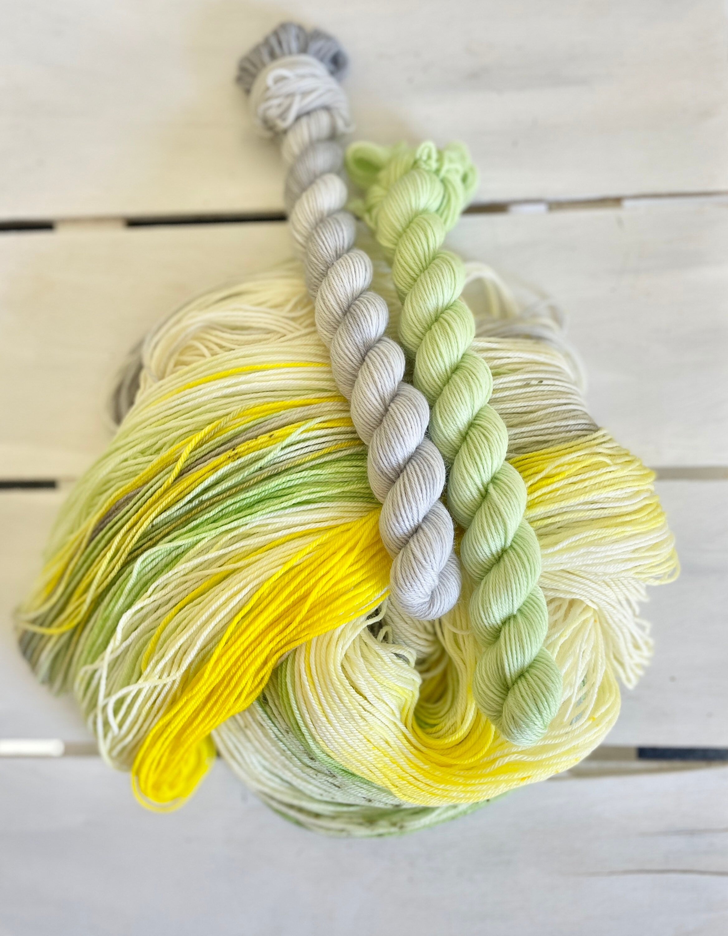 Daisy’s in Waiting, yellow, grey, green superwash merino wool