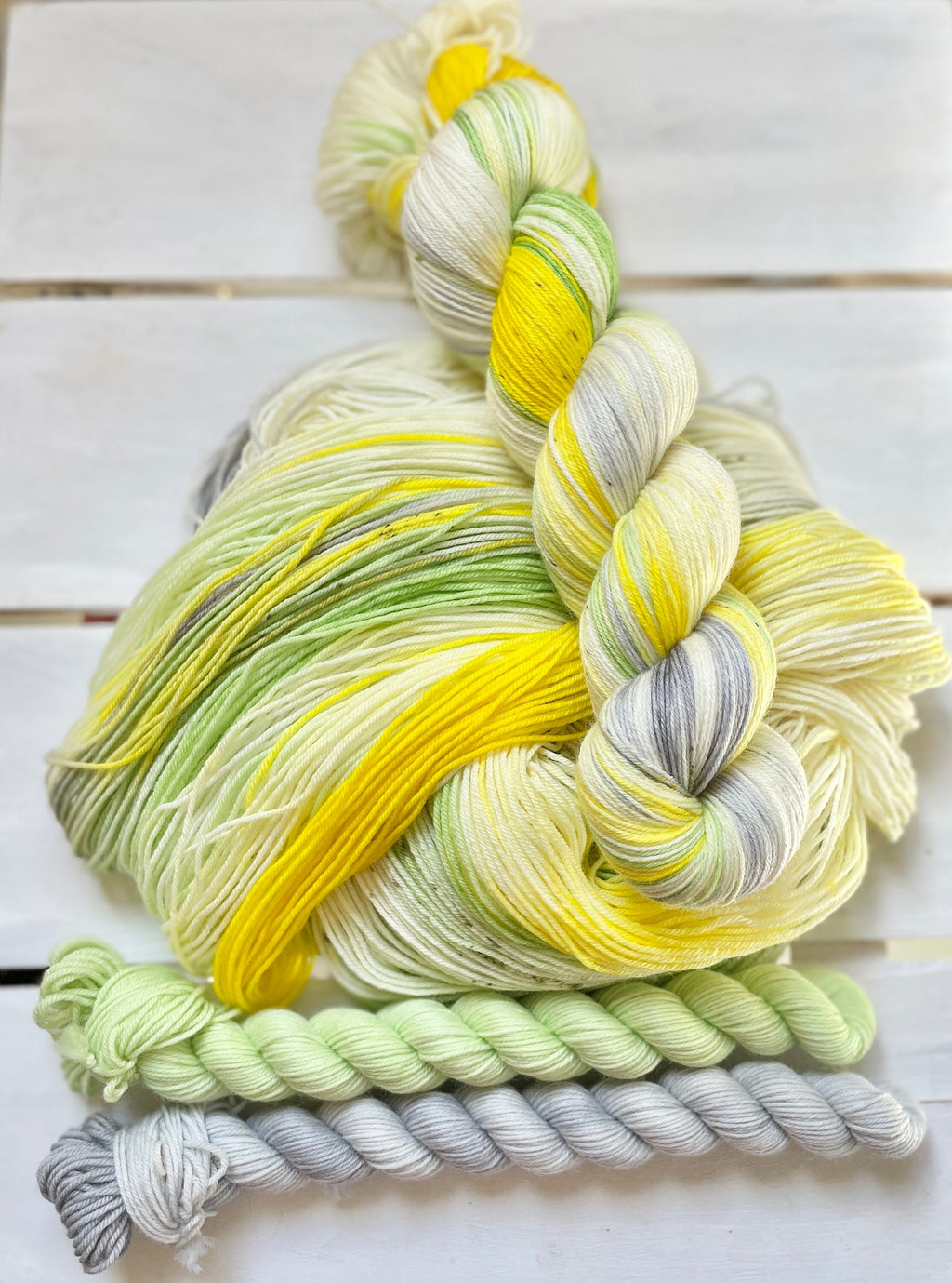 Daisy’s in Waiting, yellow, grey, green superwash merino wool