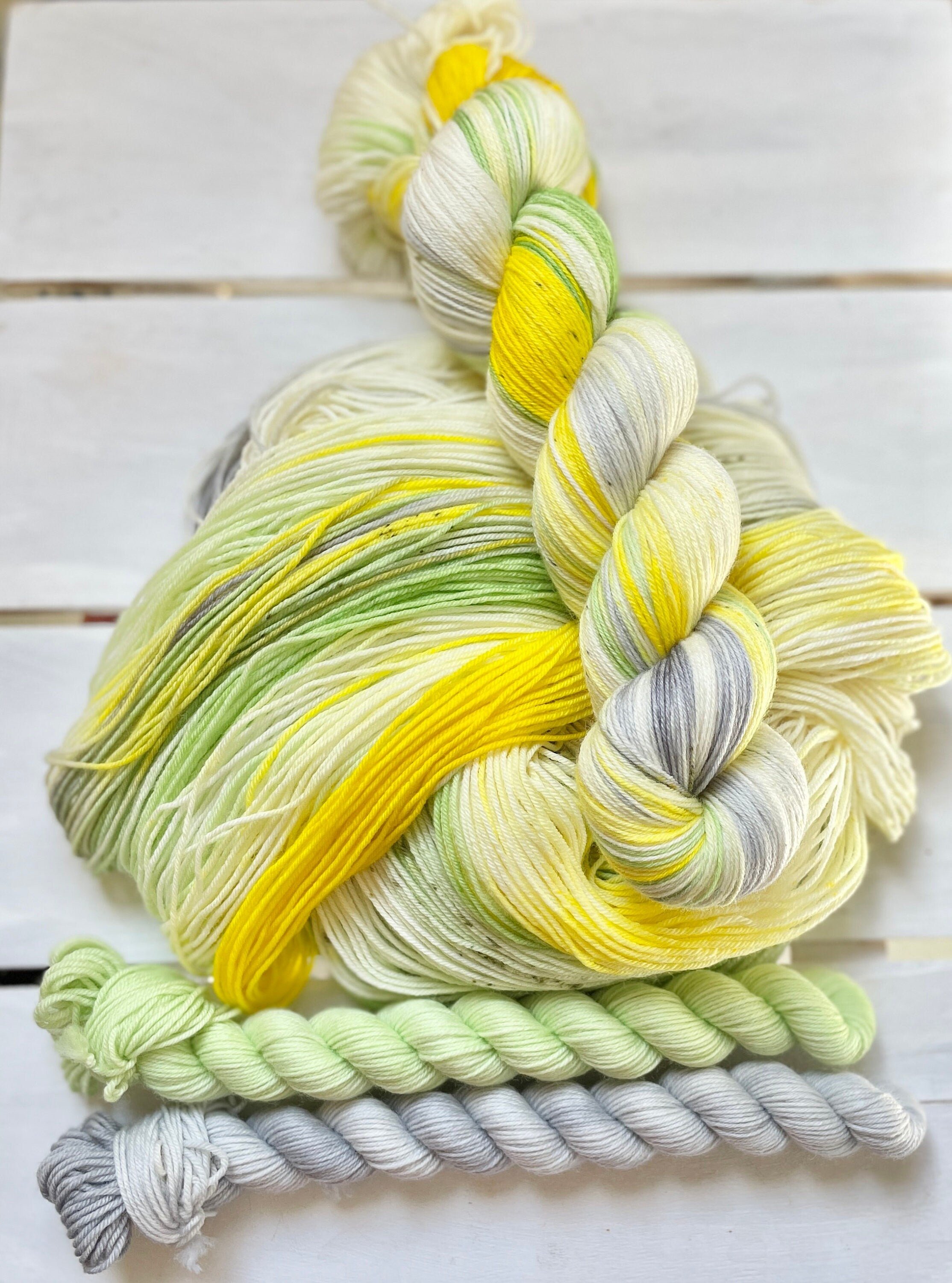 Daisy’s in Waiting, yellow, grey, green superwash merino wool